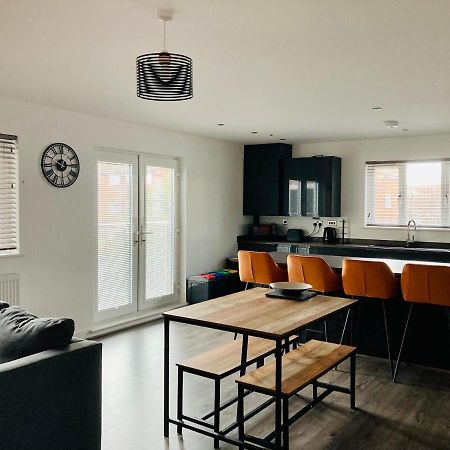 Spacious Newly Built Apartment Rhos On Sea, Colwyn Bay Exterior foto