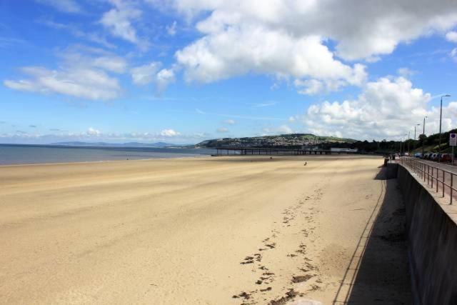 Spacious Newly Built Apartment Rhos On Sea, Colwyn Bay Exterior foto